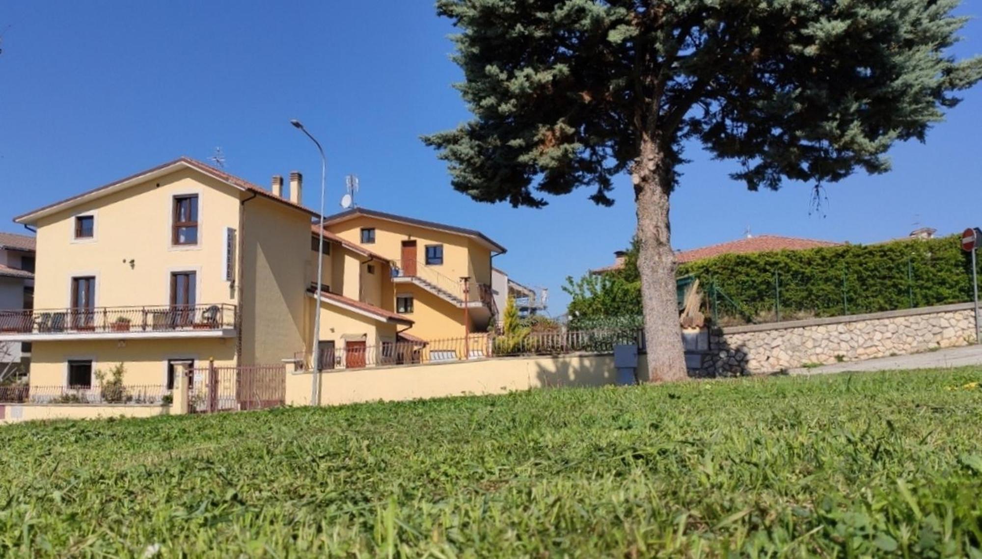 Complesso Turistico Aurora - Camere B&B Poggio Picenze Экстерьер фото