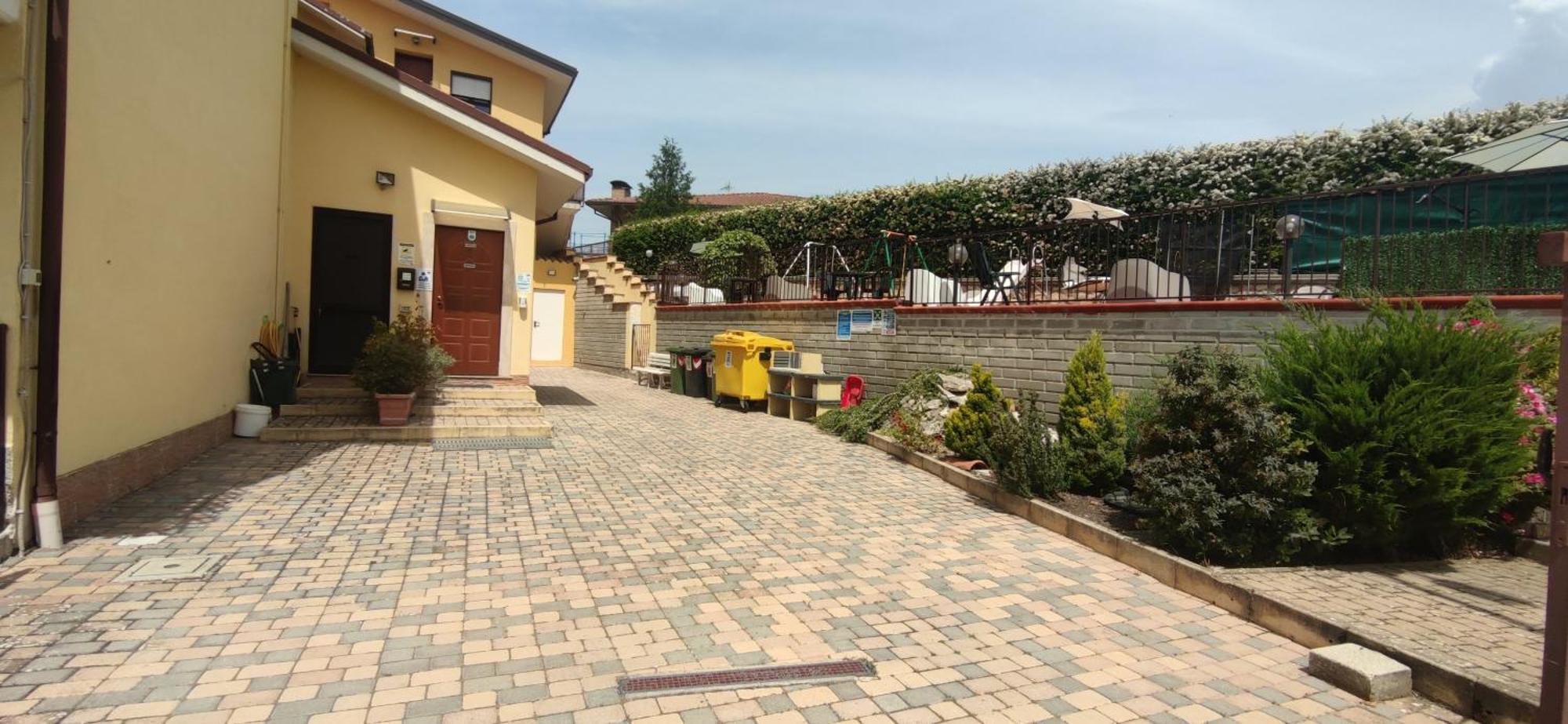 Complesso Turistico Aurora - Camere B&B Poggio Picenze Экстерьер фото